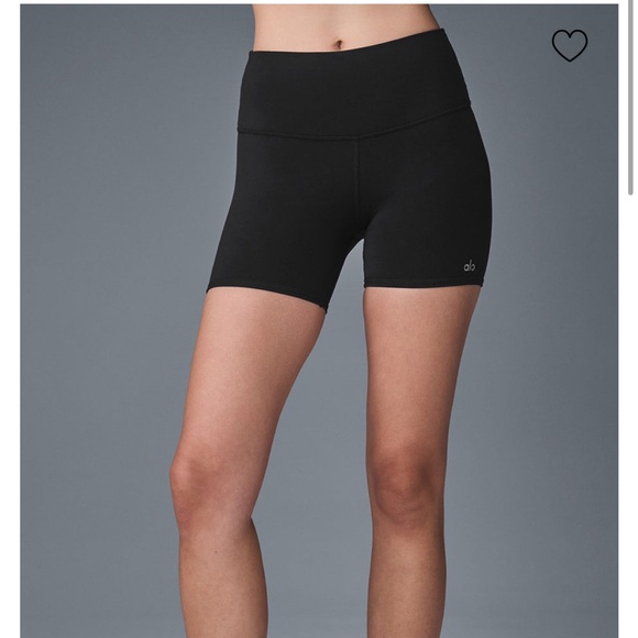 ALO Yoga Women's Black Airlift Biker Shorts - Picture 2 of 10